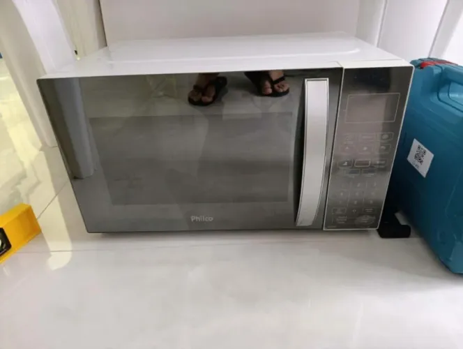 Micro-ondas Philco 28L Espelhado PMO28EB (127V) - Para Conserto / Técnicos
