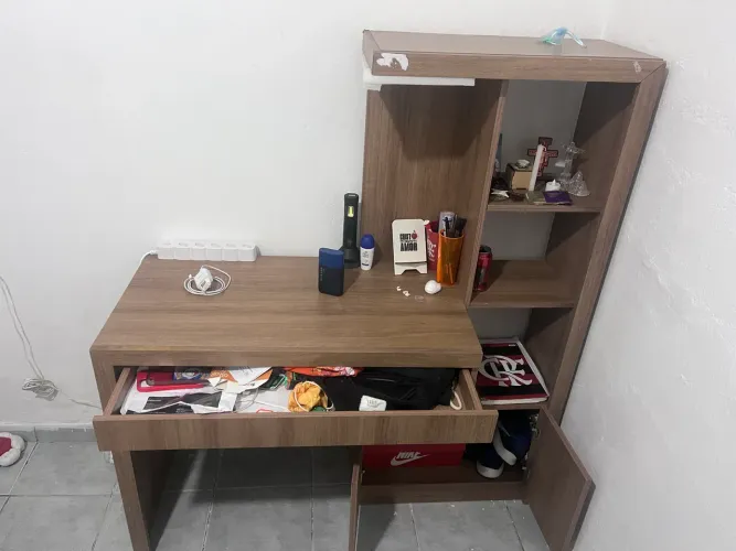vendo mesa de madeira sem marcas de uso