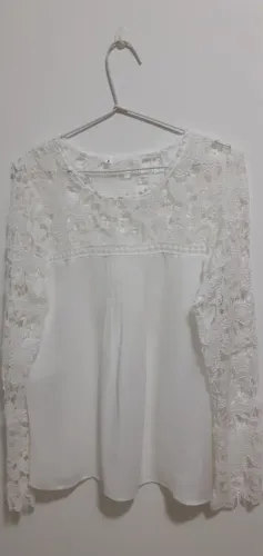 Blusa Feminina com Renda Branca