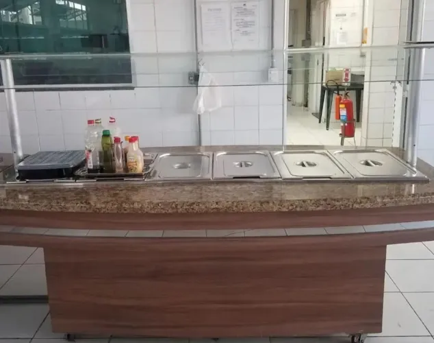 Self-service Frilux com 3 módulos.