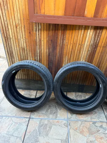 Pneu Pirelli 235/45R19
