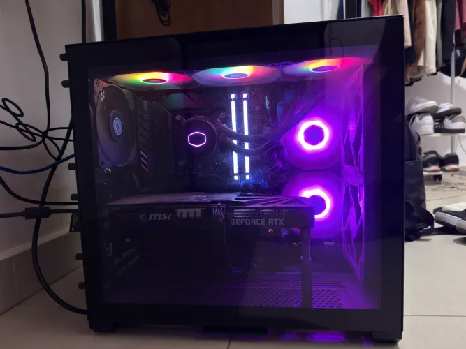 PC GAMER / WORKSTATION + MONITORES 24?