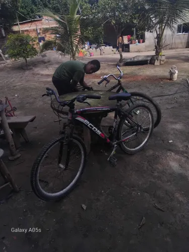 Vendo bike ecos bike ta top so ta feia de pintura vem aceita troca pego outras bike