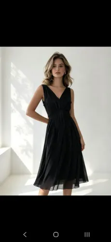 Vestido de festa preto midi voil decote v