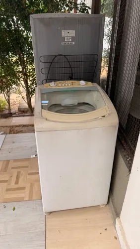 Máquina de lavar funcionando