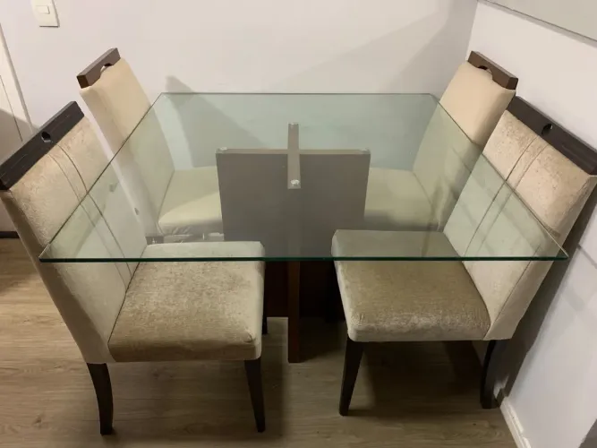 Mesa de jantar 4 cadeiras