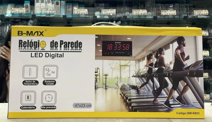 Relógio digital de parede