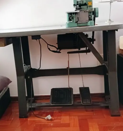 Maquina Overlock GNI-6 