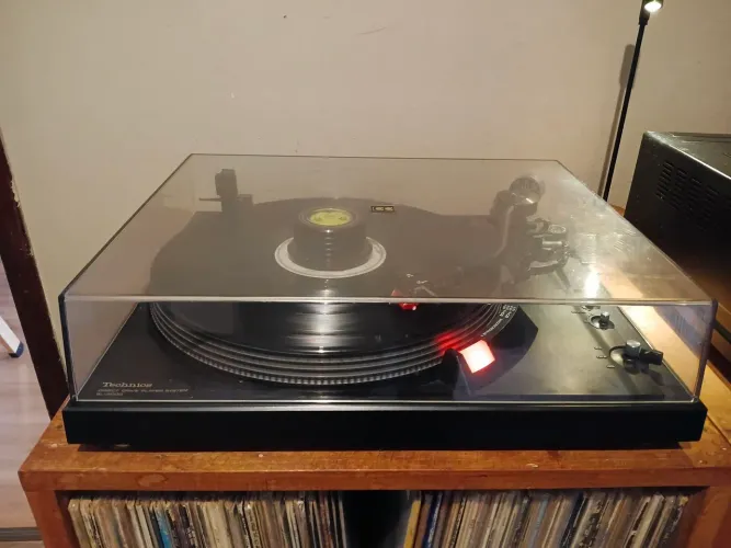 Toca disco techinics SL 2000 impecável 