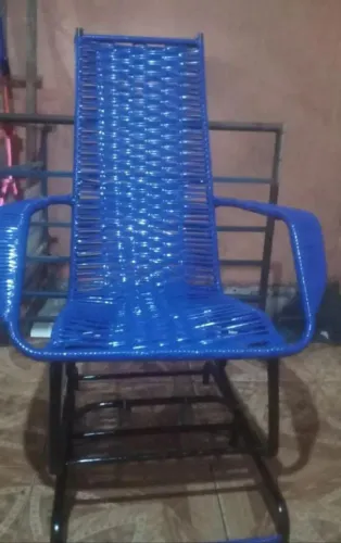 Vende_se cadeiras de balanço trançada Novas 