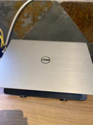 Notebook Dell Inspiron 12GB i5 Placa de vídeo AMD Radeon R7 (2GB) SSD 224 GB Kingston
