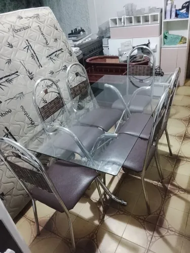 Mesa 6 cadeiras de aço inox com mesa de vidro