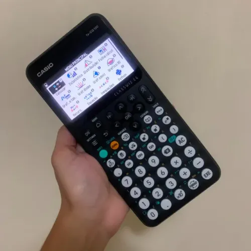Casio fx-CG100 - Nova, menos de um mês de uso
