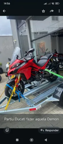 Moto Ducati novíssima 