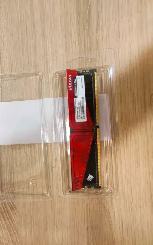 Memória RAM 1x8GB TEAM GROUP T-FORCE 3200Mhz DDR4