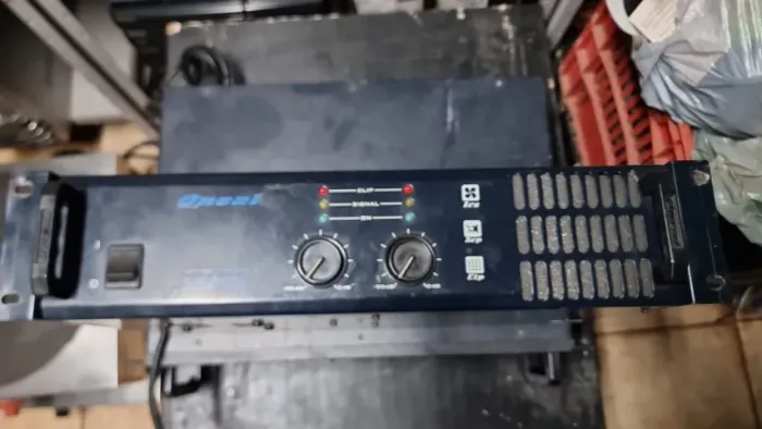 Potência Oneal Op1600 220 watts bem conservada funcionando 100%