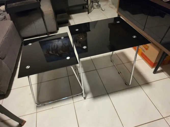 Conjunto de Mesas de Apoio Ninho (Vidro e Aço Cromado)