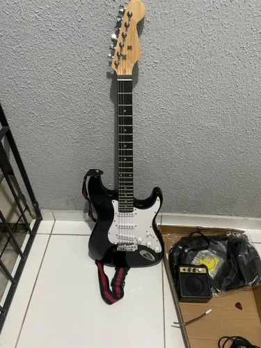 Guitarra nova completa com tudo
