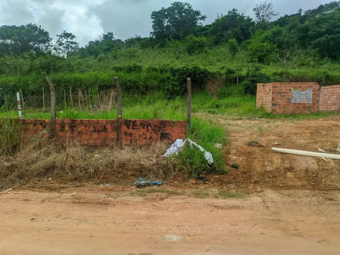 Vende-se terreno no bairro Leblon 