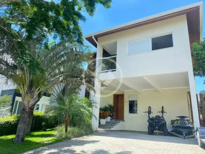 Vendo casa na GRANJA VIANA condominio Fechado de Alto Padrão com 3 suites e 5 Vagas codigo