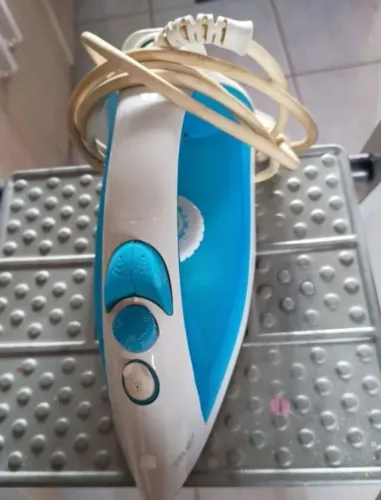 Ferro de Passar a Vapor Britânia 220V