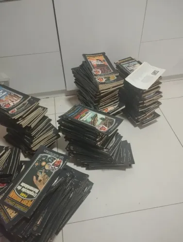 Série de livros "Futuramica espacial" para colecionadores vol 200-512