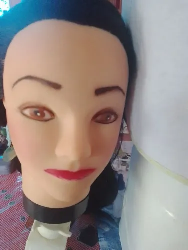 Cabeça de boneca manequim