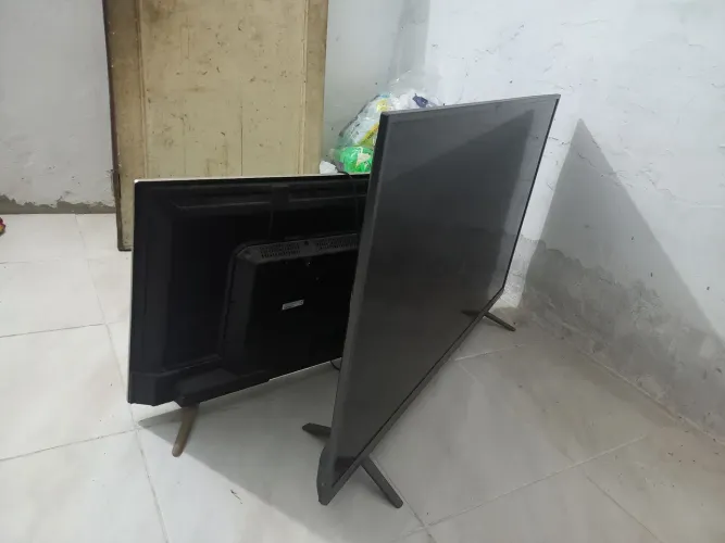 TV 55 e 40 com defeito