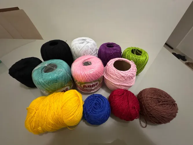 Kit 12 Barbantes para Crochê - Diversas Cores (Desapego)