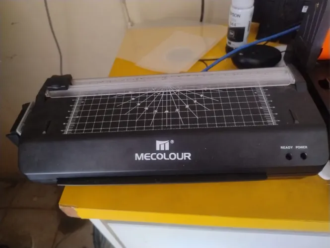 Plastificadora e encadernadora