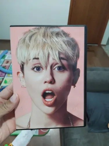 Show Miley Cyrus