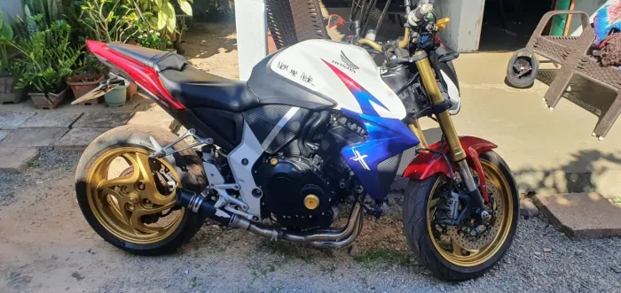 CB1000R SÓ NO PONTO DE TRANSFERÊNCIA