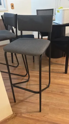 Duas Banquetas estilo industrial o valor se refere ao par