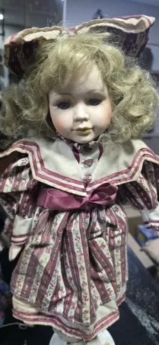 Boneca porcelana grande