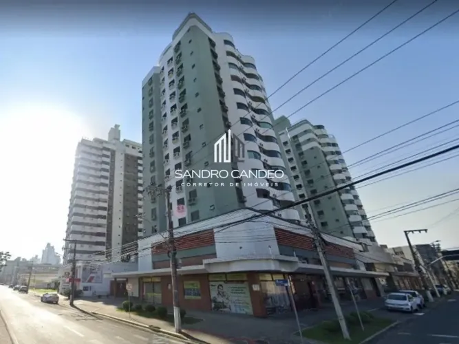Apartamento com 96 m² privativos, 03 quartos, 01 suíte, sacada c/ churrasqueira, Centro Cr