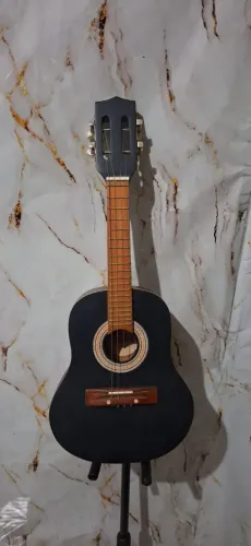 Lindo Cavaquinho elétrico com capa