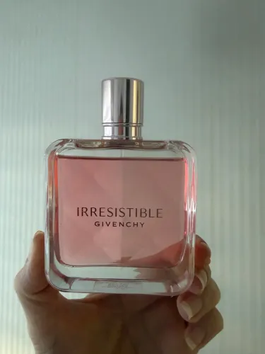 Perfume Givenchy irresistible