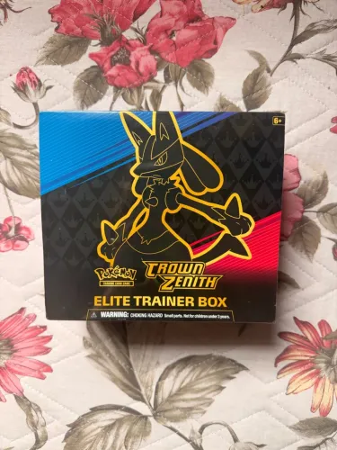 ELITE TRAINER BOX - CROWN ZENITH - Pokémon