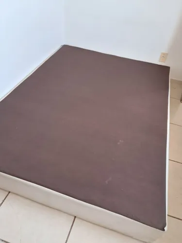 Cama box casal (sem colchão)