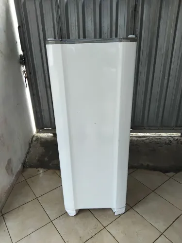 Geladeira 280L