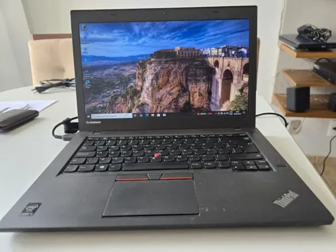 Notebook Lenovo ThinkPad i5 5ª Geração 8 de Ram SSD de 480 GB Excelente.