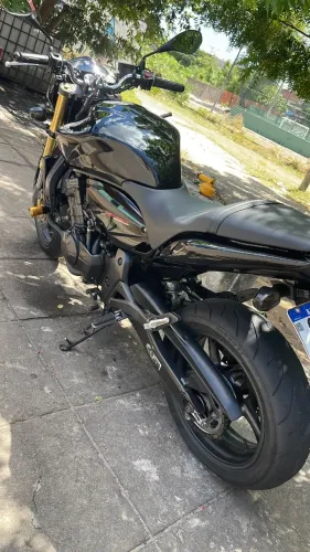 Hornet semi nova pneus novos revisão em dias só no ponto de um rolê