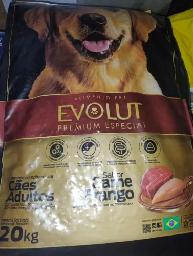 Saco com 20 kgs de Ração Premiun para Cães 
