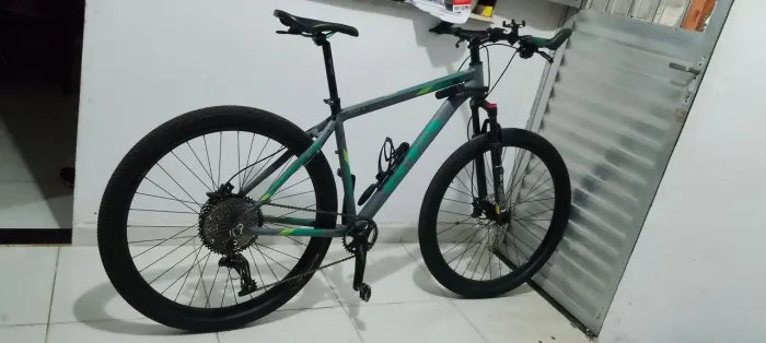 Vendo baik aro 29 semi nova