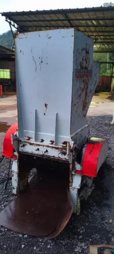 Vendo Moinho 700 mm de boca