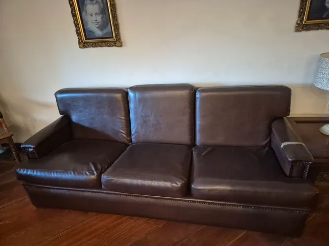 Sofá 3 lugares em couro legítimo