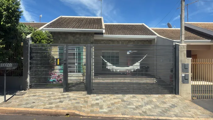 VENDO EXCELENTE CASA EM MANDAGUAÇU