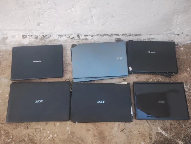 Vendo 6 notebooks para retirada de peças(favor leia o anúncio)