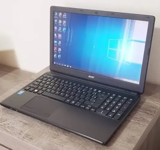 Notebook Acer com leitor de cd