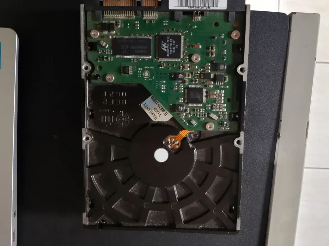 Vendo HD 2 TB SAMSUNG SATA, por 300, 00 reais.
